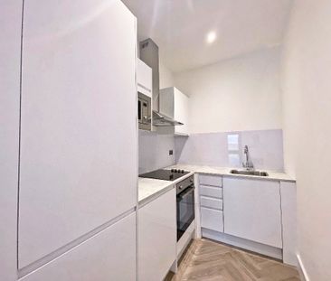 Oakley Place, Redfields Lane, Fleet, GU52 - Photo 5