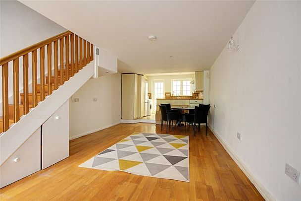2 bedroom terraced house to rent - Photo 1