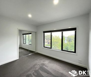 Comfy and Convenience Location - Photo 4