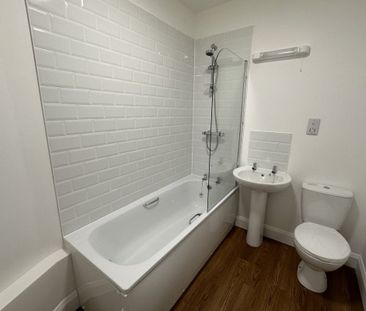 London Road North - Photo 2