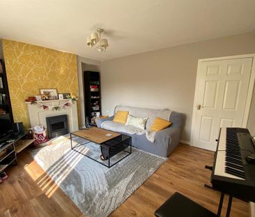 2 bedroom terraced house to rent - Photo 2