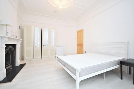 1 bedroom in a house share to rent - Photo 2