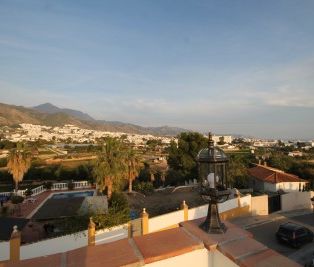 Detached Villa For Long Term Rental in Nerja - Photo 6