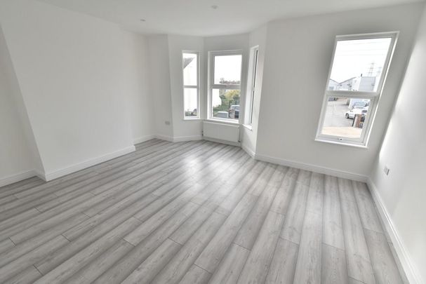 3 bedroom end of terrace house to rent - Photo 1