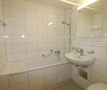Nähe Kaserne und Rheinufer - schöne 2-Zimmer-Wohnung an zentraler Lage - Photo 5