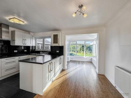 3 bedroom detached house to rent - Photo 5