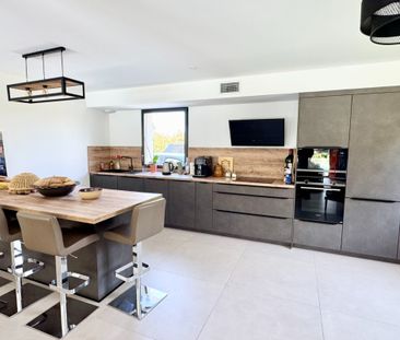 CRUYES PISCINE 175M² AIX NORD - Photo 1