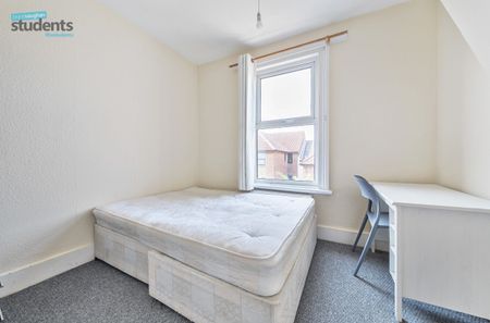 4 bedroom terraced house to rent - Photo 5