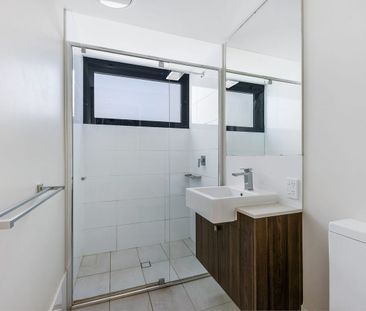 Coastal Living in the Heart of Mooloolaba - Photo 5