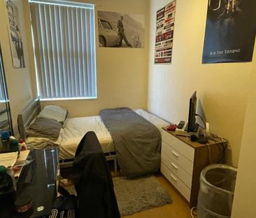 5 bedroom private hall to rent - Photo 3