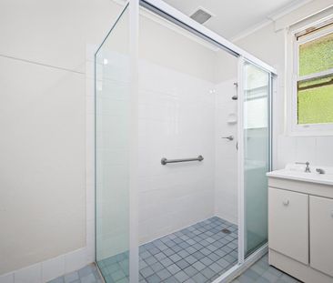 3 Wedge Crescent, Turner ACT 2612 - House For Rent | Domain - Photo 4