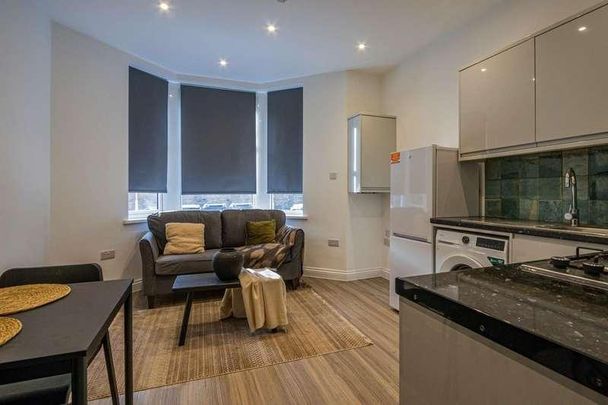 Colum Road, Cathays, CF10 - Photo 1