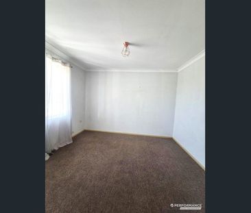 20 Glenbawn Drive, South Lake, WA 6164 - Photo 2