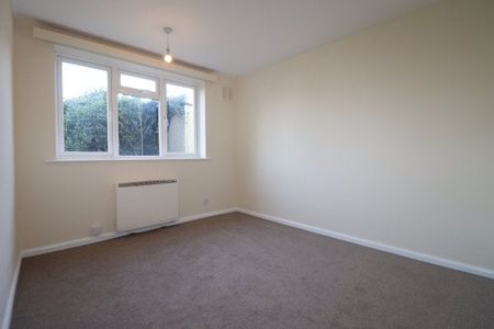 Jupps Lane, Goring-by-Sea, BN12 2 bedroom ground floor flat to rent - Photo 2