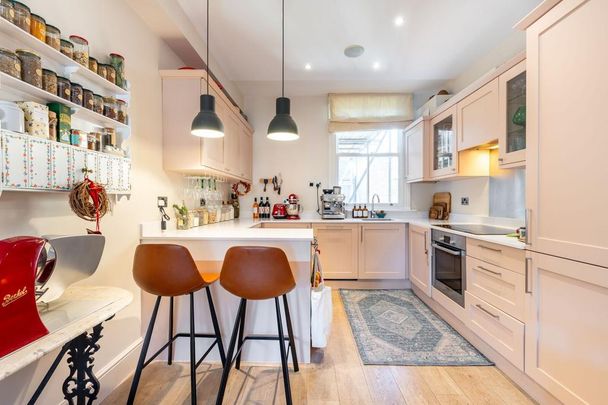 3 bedroom maisonette to rent - Photo 1