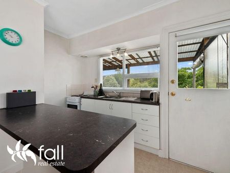 Charming 1-Bedroom Unit in the Heart of North Hobart - Photo 3