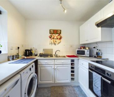 2 bedroom maisonette to rent - Photo 5