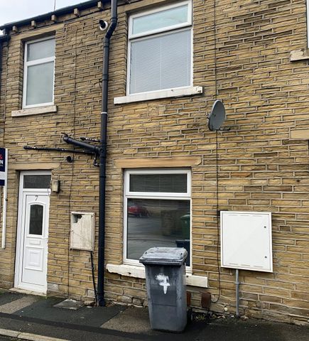 ONE BEDROOM TERRACED HOUSE - Photo 2