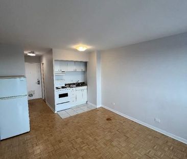 Studio Apartments Available - A louer • For Rent - Photo 2