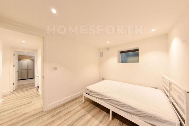 4 Bedroom Flat - Photo 1