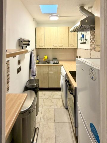 1 Bed Flat, Sinclair Road, W14 - Photo 5