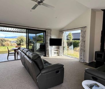 Stunning alpine surroundings - Photo 1