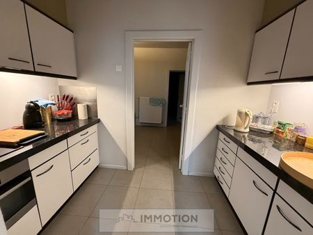 Appartement in loft stijl in het volle centrum met 1 ruime slaapkamer - Photo 2