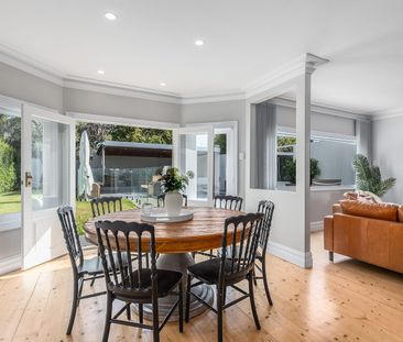 Character home with modern amenities in Geelong West - Photo 4