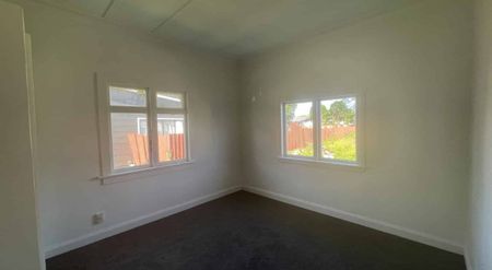 Home in the heart of Gonville - Photo 2