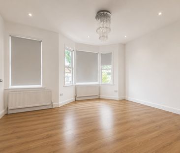 5 Bed Terraced House, Colchester Road, E10 - Photo 2