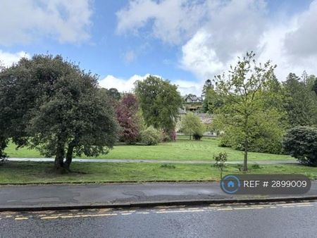 3 bedroom flat to rent - Photo 3