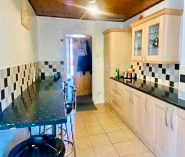 Kingswood Road, Ilford, IG3 - Photo 1