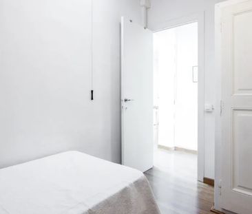 Carrer Nou de la Rambla, Barcelona, Catalonia - Photo 2