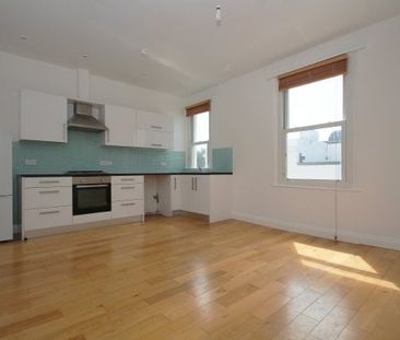 St Georges Terrace, Kemp Town, BN2 1JH 2 bedroom apartment to rent - Photo 2
