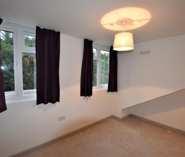 2 bedroom House To Let - Photo 3