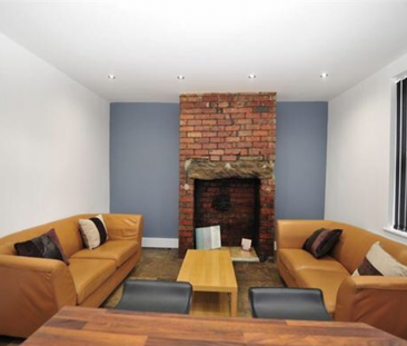 2 bedroom terraced house to rent - Photo 2 | Rentumo