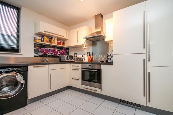 2 bedroom flat to rent - Photo 1