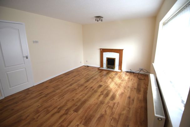 To Let 2 Bed Apartment - Photo 1