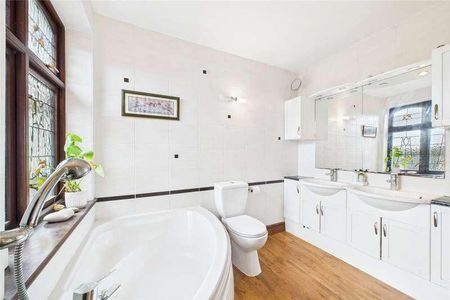 Henley Road, Caversham, Reading, Berkshire, RG4 - Photo 2