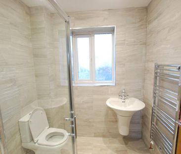 2 bedroom end of terrace house to rent - Photo 3