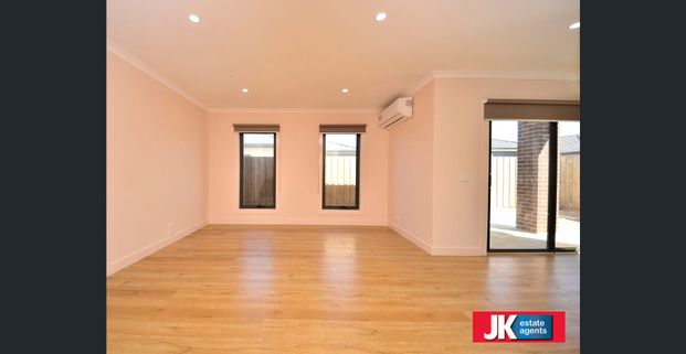 Blink & it's gone! - Photo 1