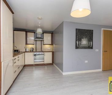 Apt 32 Titanic Walk, 11 Ballymacarrett Road, Belfast, BT4 1BT - Photo 2