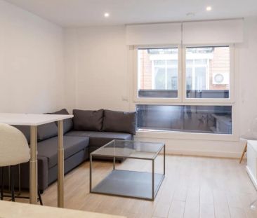 Room in a shared 1-bedroom apartment for rent in Guindalera. - Foto 2