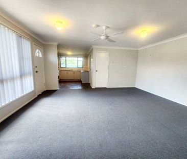 NEAT AND TIDY TWO BEDROOM UNIT CLOSE TO TOWN CENTRE - Photo 3