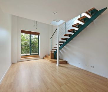 Trendy bayside loft living, can't get much better! - Photo 4