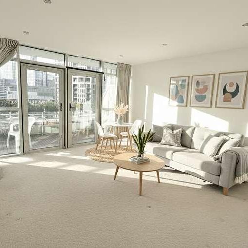 Gerry Raffles Square, London, E15 - Photo 1