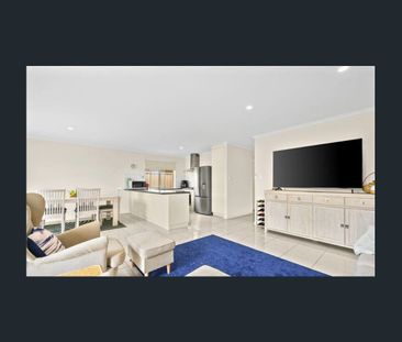 Seize Seaford Meadows from a spacious family home - Photo 1