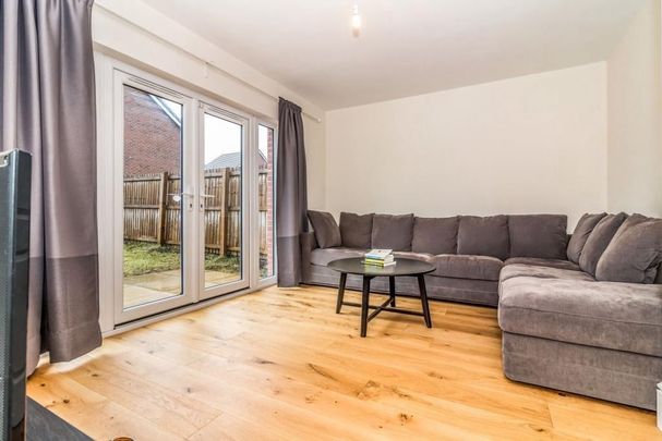 Room in a Shared House, Nigel Road, M9 - Photo 1