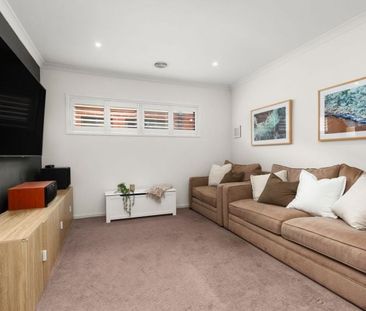 Family Home in Greenvale Awaits - Photo 5