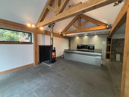4 bedroom bungalow to rent - Photo 2